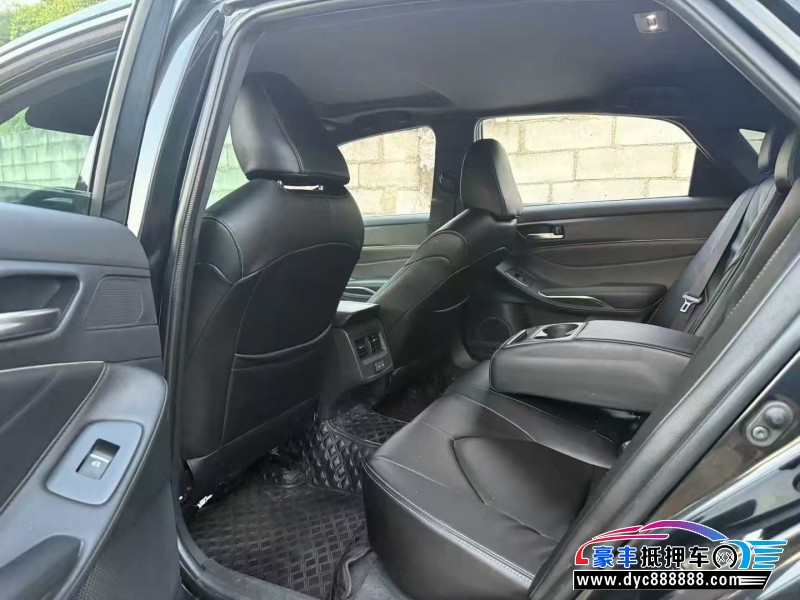 25年丰田亚洲龙轿车抵押车出售