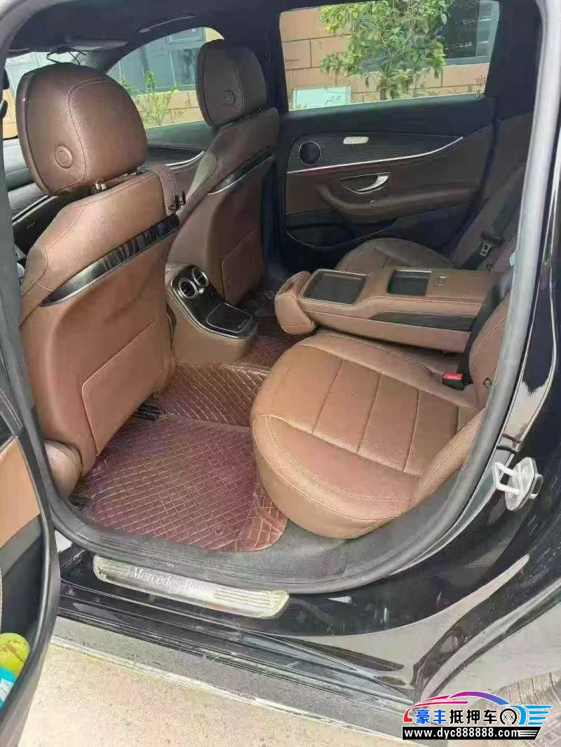 20年奔驰E轿车抵押车出售