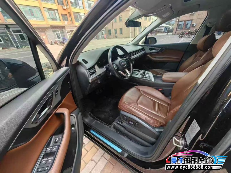 17年奥迪Q7轿车抵押车出售