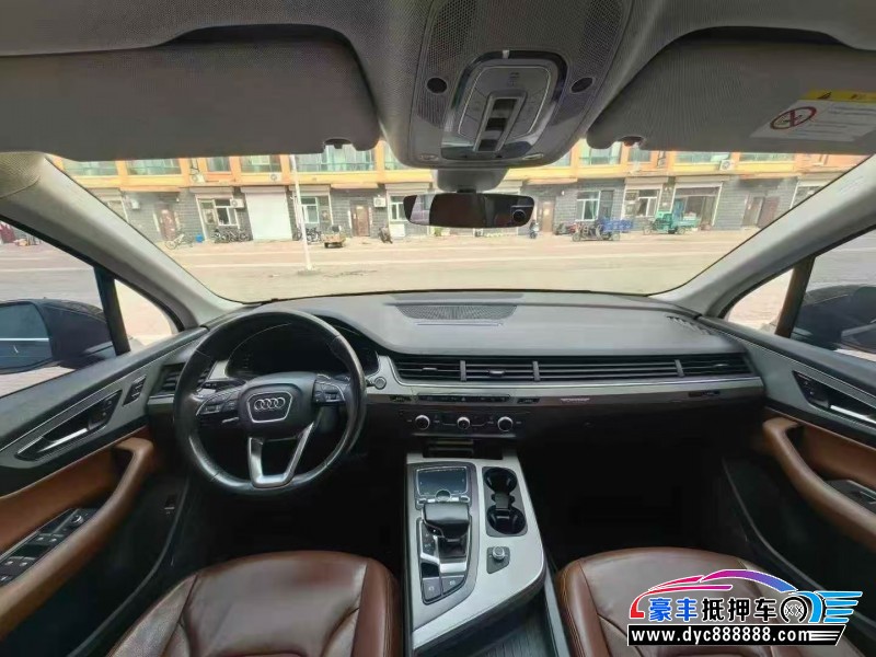 17年奥迪Q7轿车抵押车出售