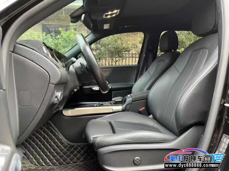 22年奔驰GLB轿车抵押车出售