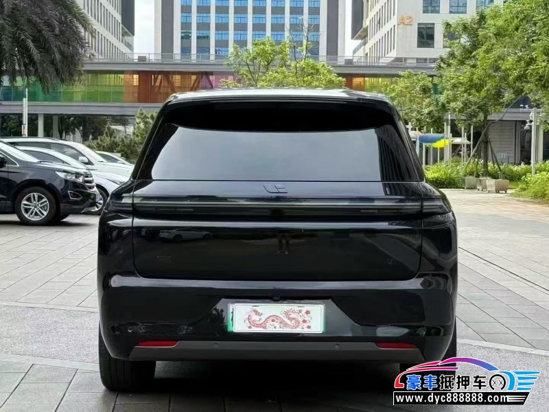 23年理想L8轿车抵押车出售