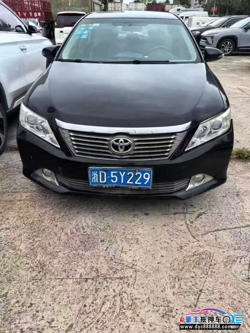 13年丰田凯美瑞轿车抵押车出售