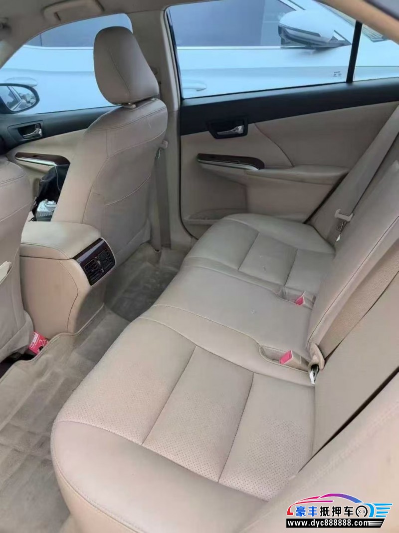 13年丰田凯美瑞轿车抵押车出售