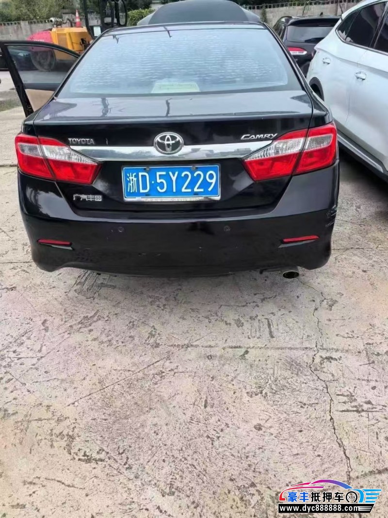 13年丰田凯美瑞轿车抵押车出售