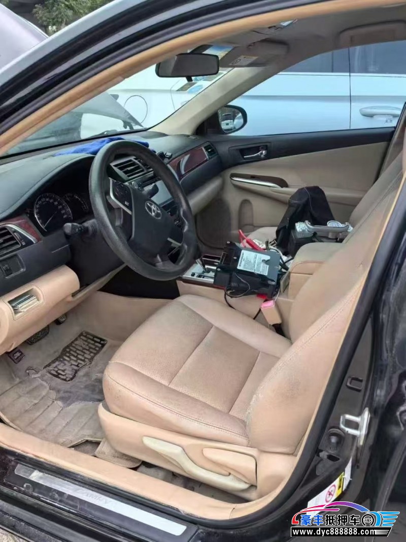 13年丰田凯美瑞轿车抵押车出售