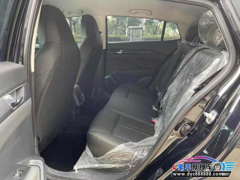 25年东风风神奕炫轿车抵押车出售