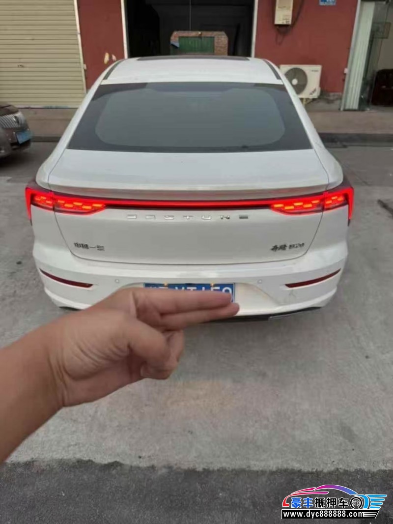 24年奔腾B70轿车抵押车出售