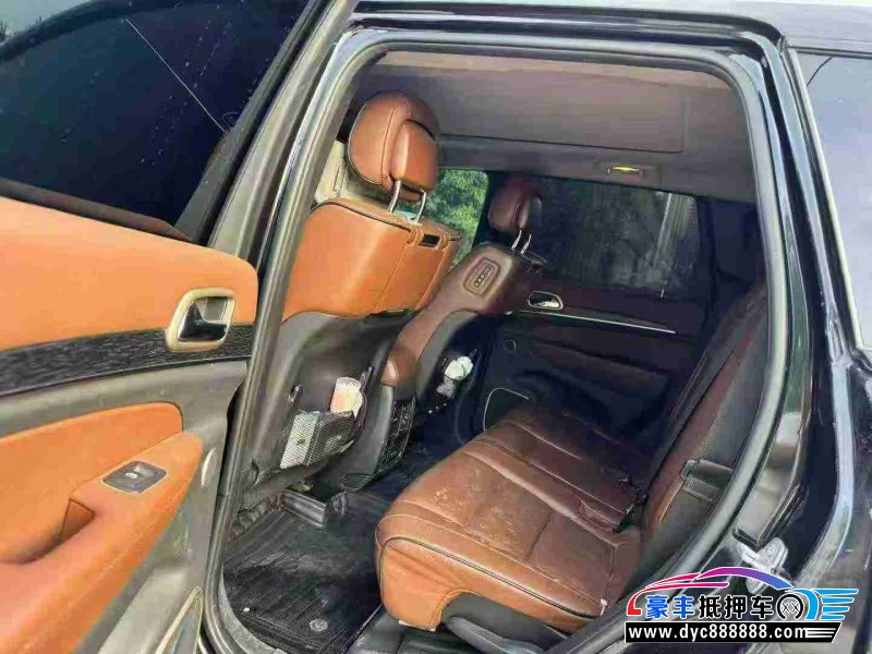 16年Jeep大切诺基轿车抵押车出售