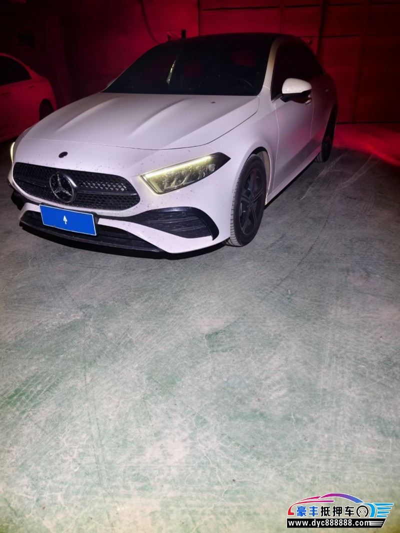 23年奔驰A轿车抵押车出售