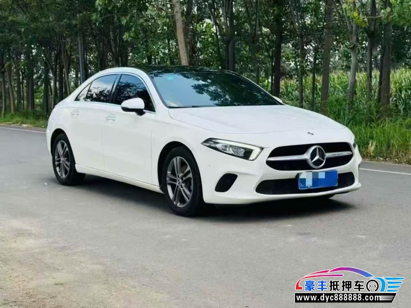 20年奔驰A轿车抵押车出售