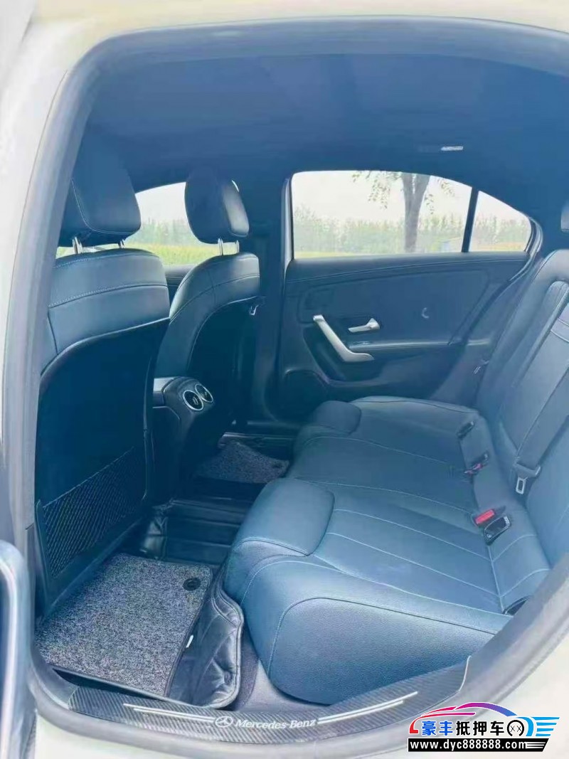 20年奔驰A轿车抵押车出售