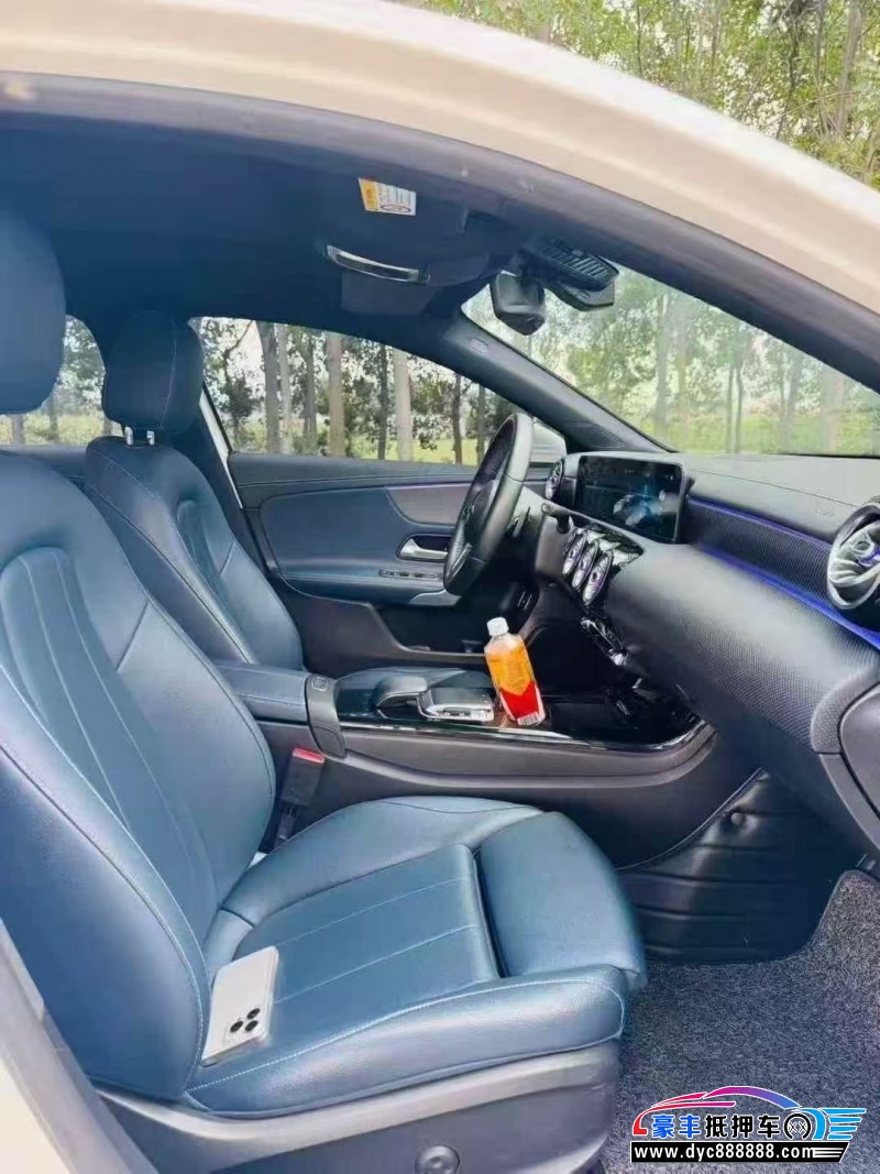 20年奔驰A轿车抵押车出售