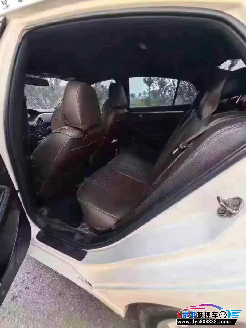 17年奔腾B70轿车抵押车出售