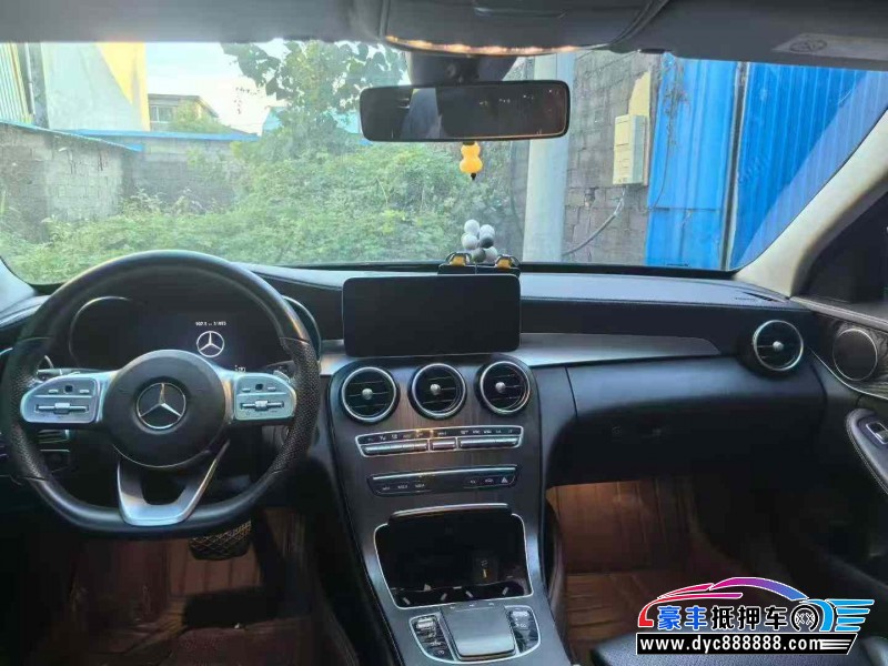 21年奔驰C轿车抵押车出售