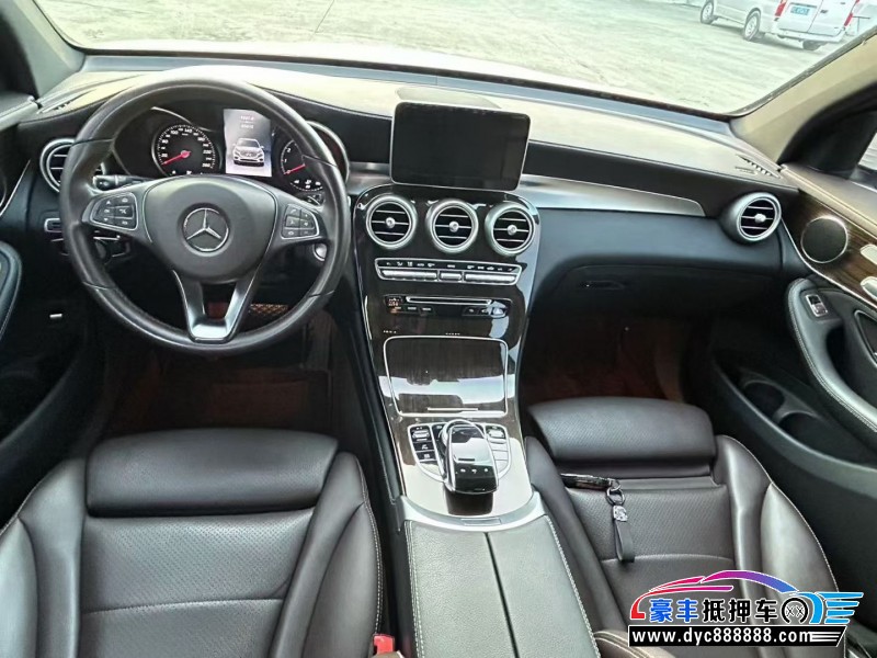 19年奔驰GLC轿车抵押车出售