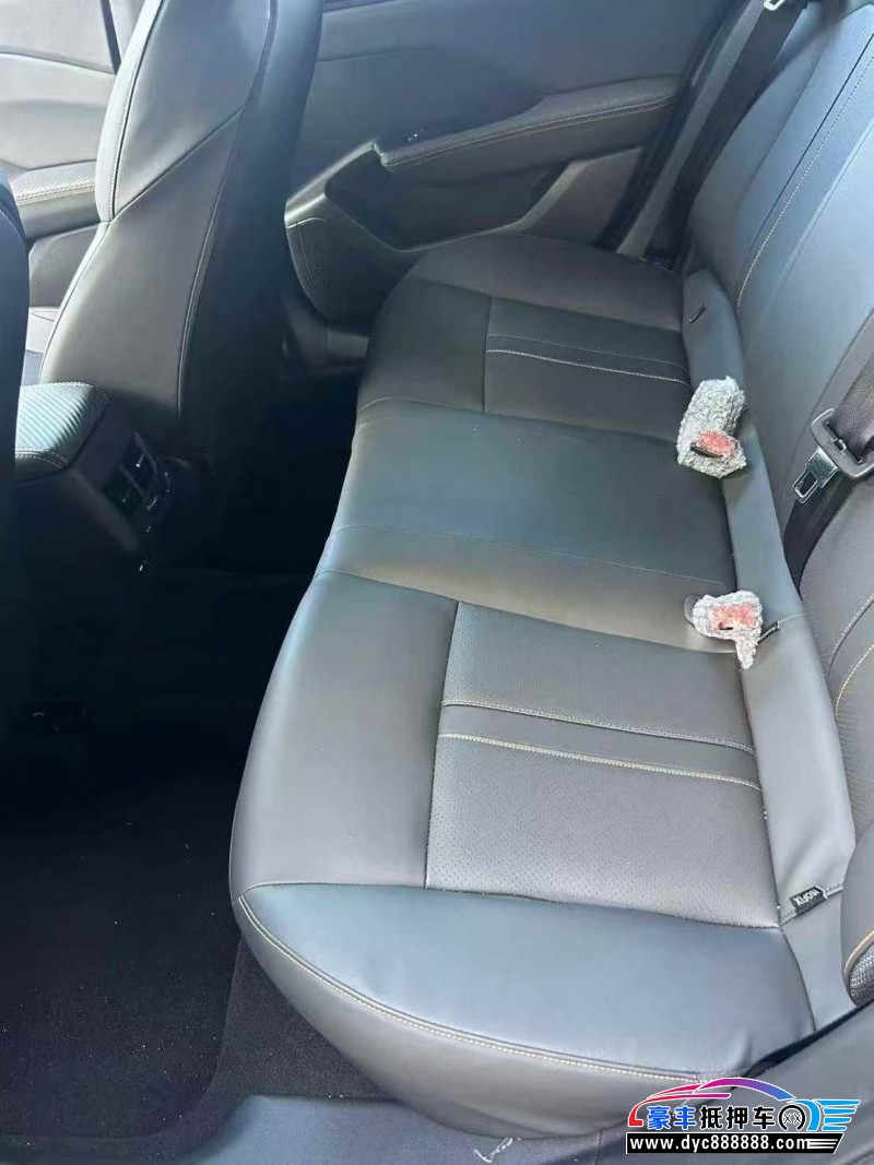 25年东风风神奕炫轿车抵押车出售