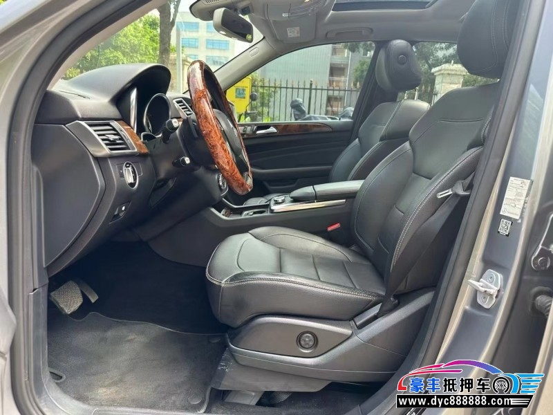 14年奔驰ML轿车抵押车出售