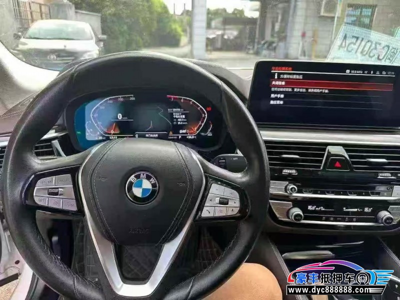 22年宝马5系轿车抵押车出售