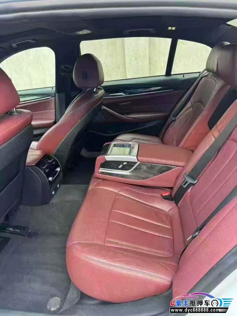 18年宝马5系轿车抵押车出售