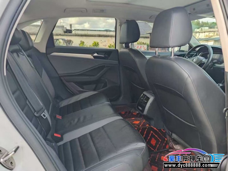 22年大众速腾轿车抵押车出售