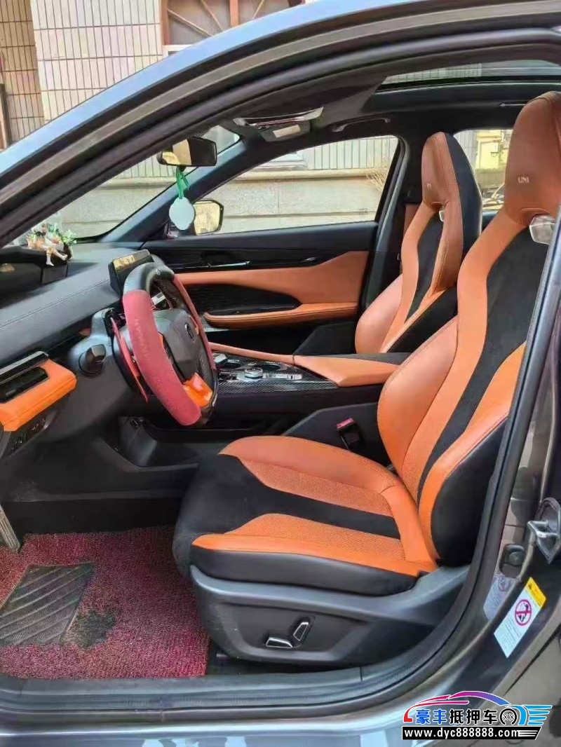 24年长安长安UNI轿车抵押车出售