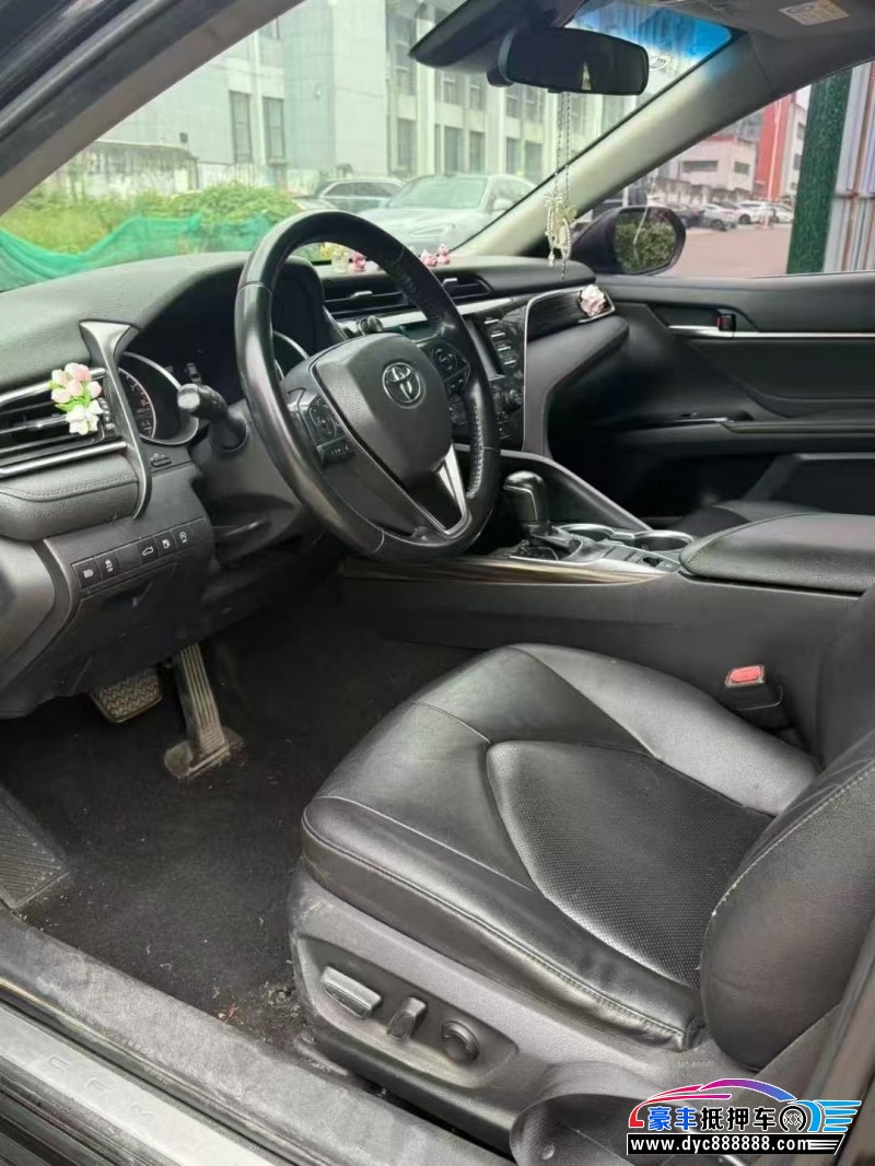 18年丰田凯美瑞轿车抵押车出售