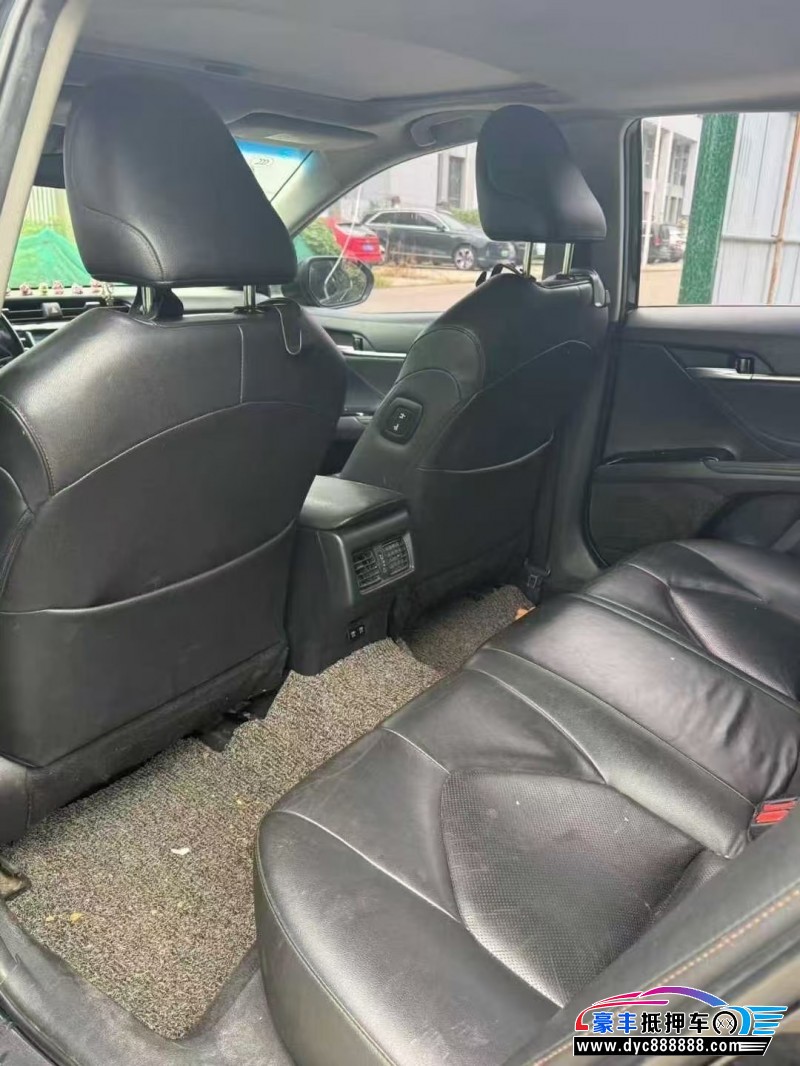 18年丰田凯美瑞轿车抵押车出售