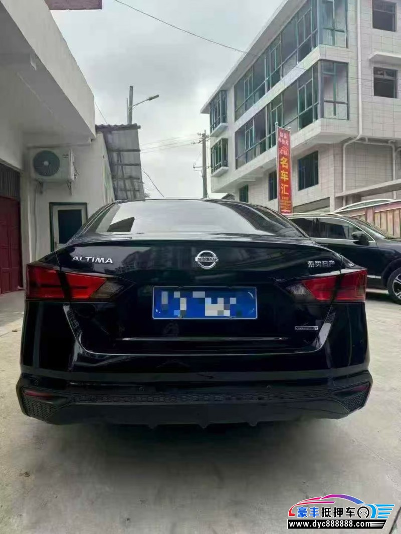 22年日产天籁轿车抵押车出售