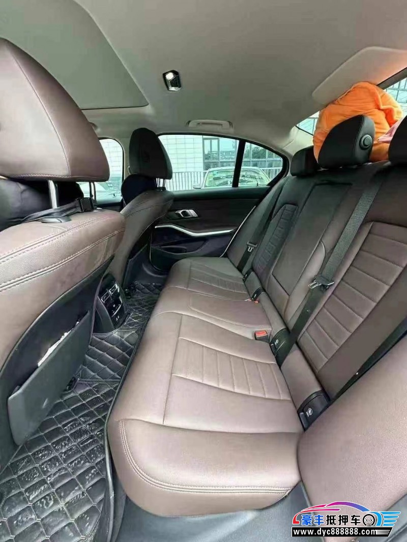 20年宝马3系轿车抵押车出售