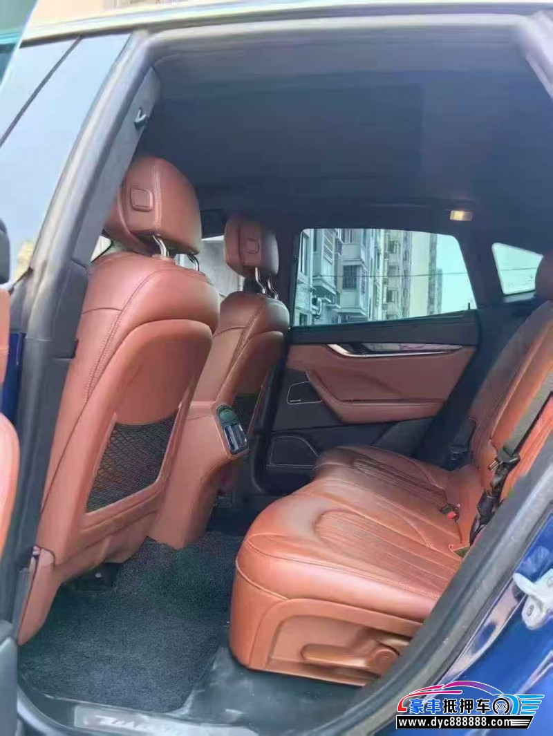 18年玛莎拉蒂莱万特轿车抵押车出售