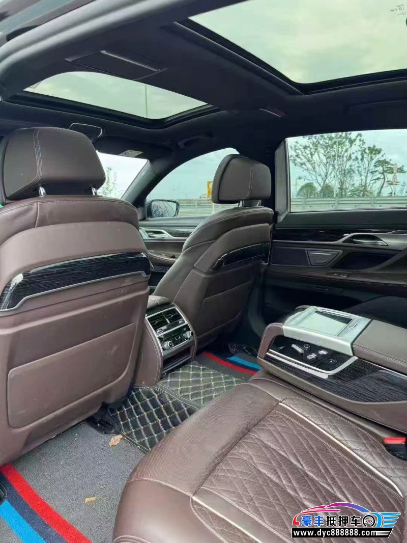 22年宝马7系轿车抵押车出售