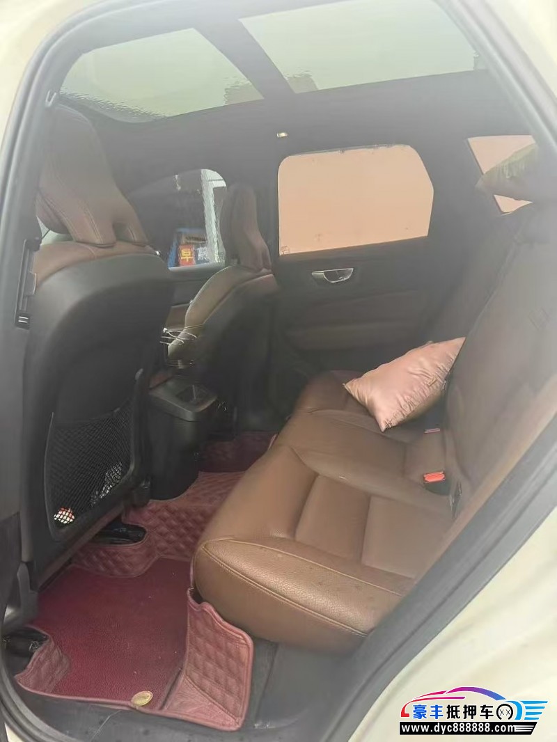 22年沃尔沃XC60轿车抵押车出售