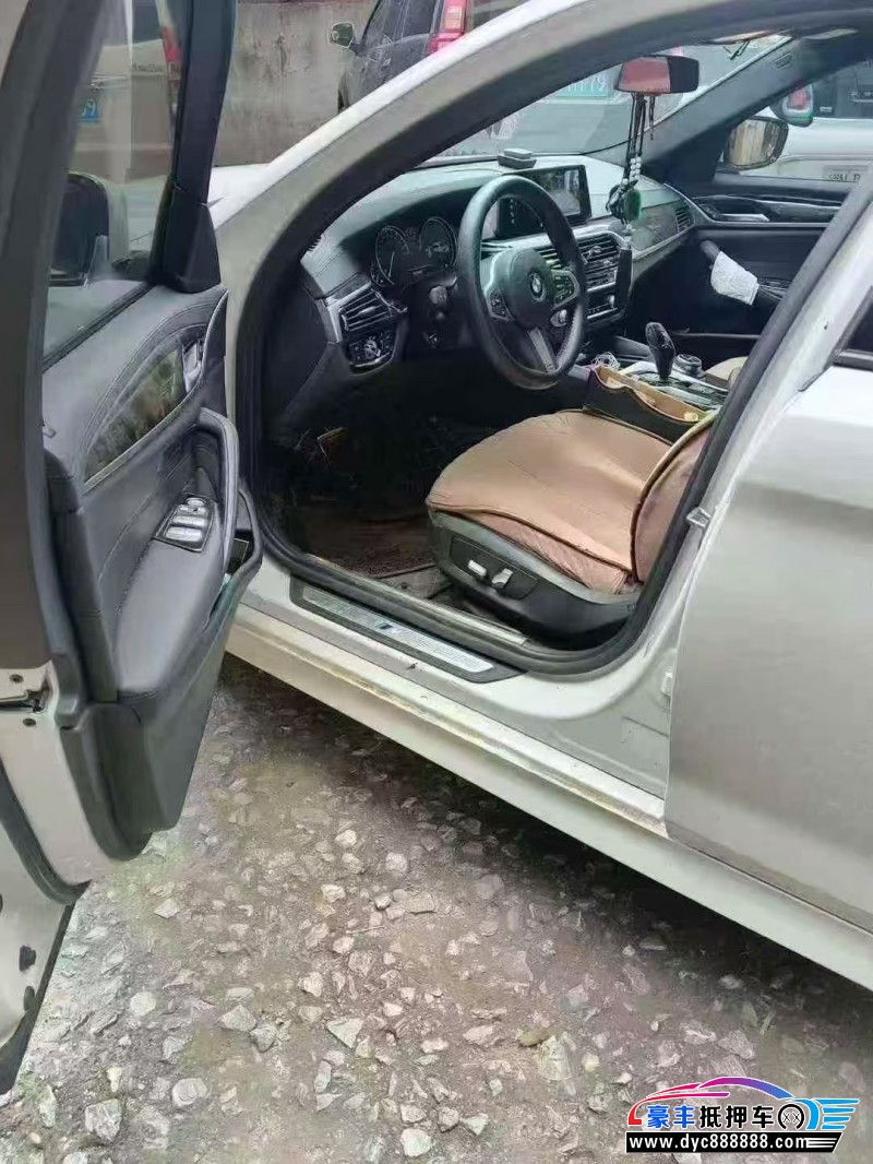 18年宝马5系轿车抵押车出售