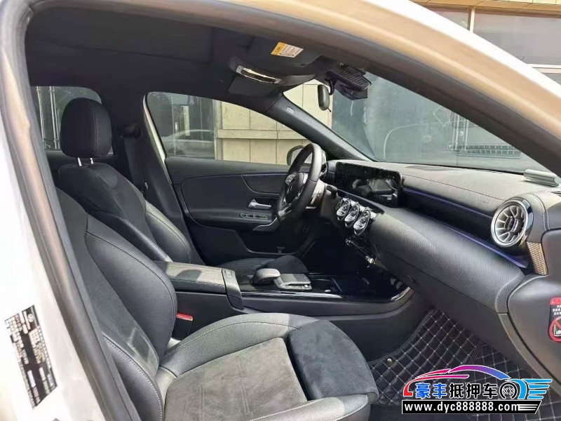 23年奔驰A轿车抵押车出售