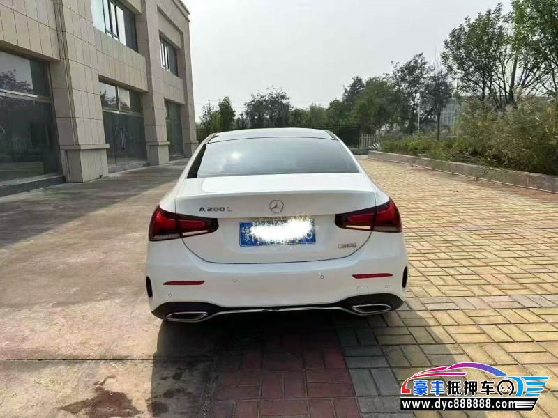 23年奔驰A轿车抵押车出售