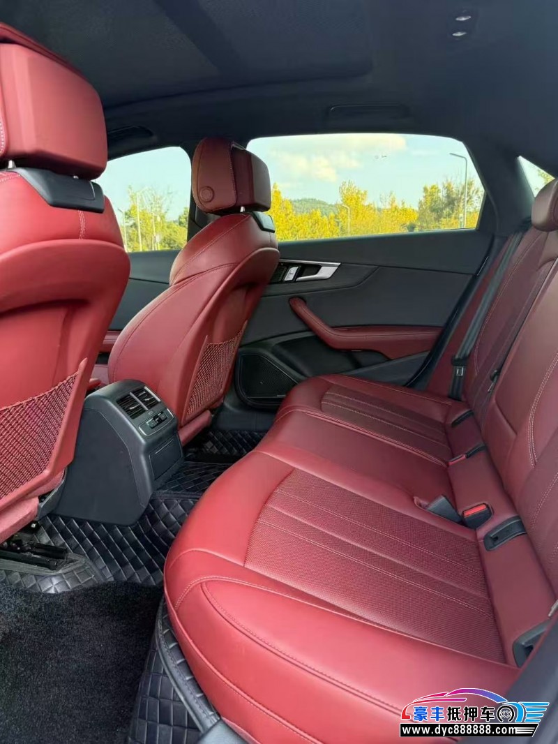 24年奥迪A4L轿车抵押车出售