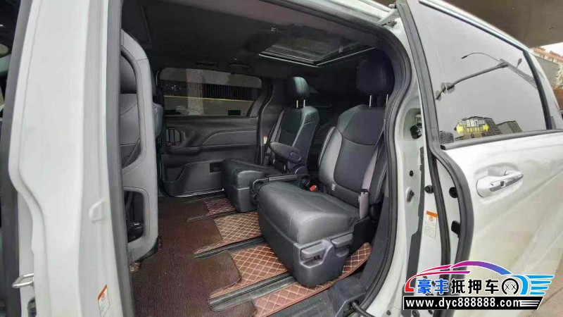 24年丰田格瑞维亚轿车抵押车出售