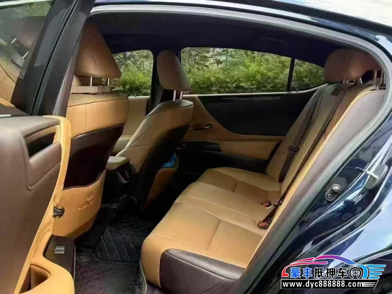 20年雷克萨斯ES轿车抵押车出售