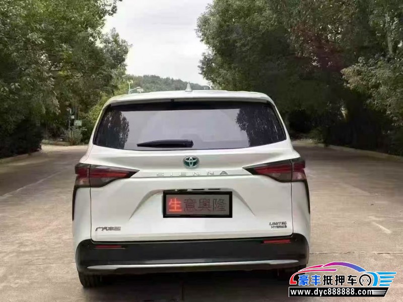 24年丰田塞纳轿车抵押车出售