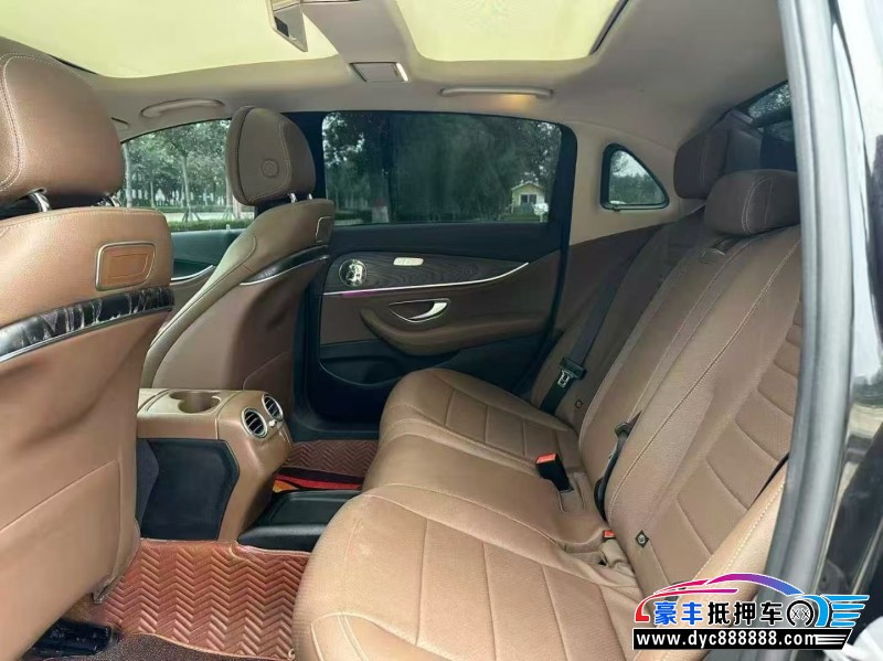 17年奔驰E轿车抵押车出售