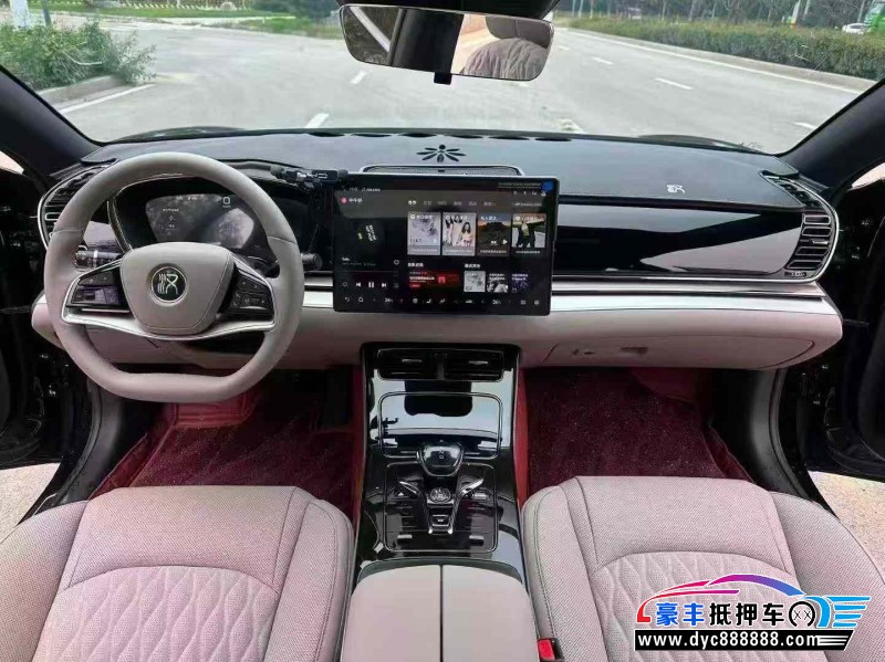 25年比亚迪汉轿车抵押车出售