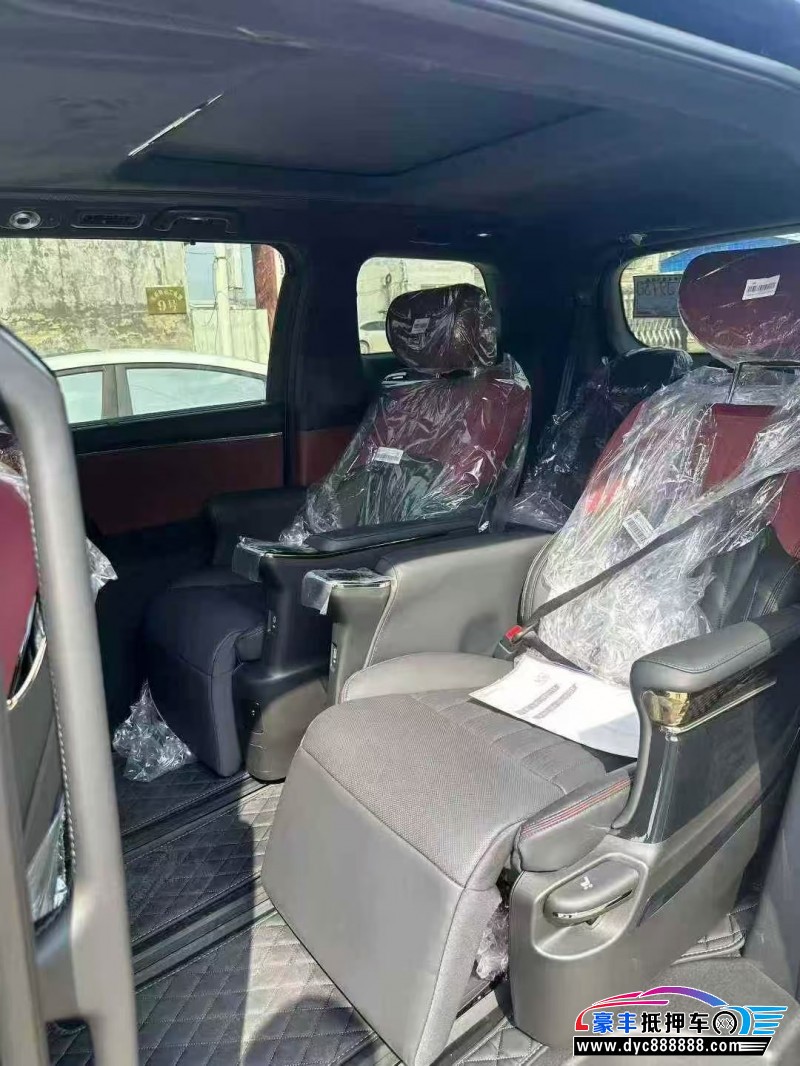 25年传祺M8轿车抵押车出售