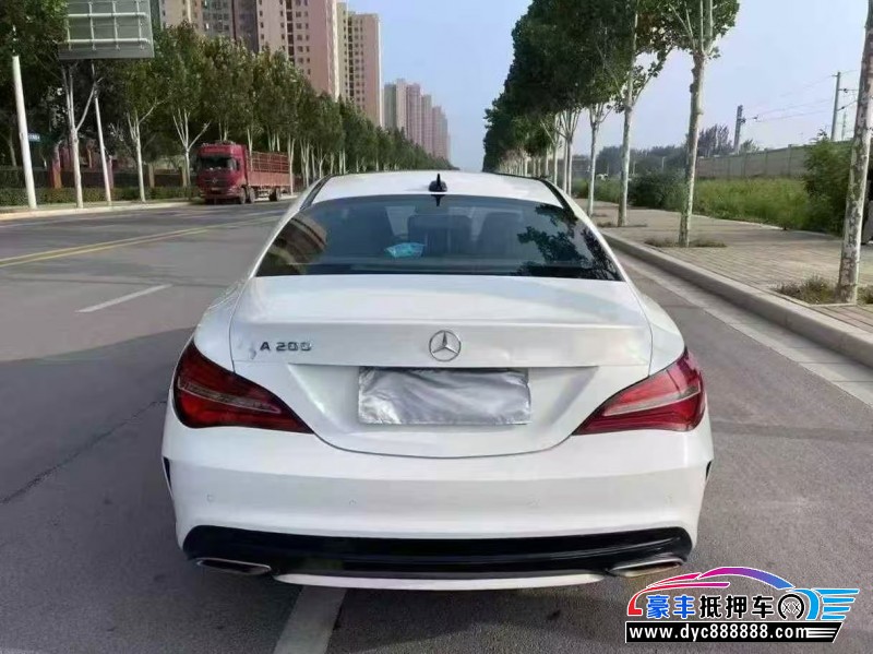 18年奔驰CLA轿车抵押车出售