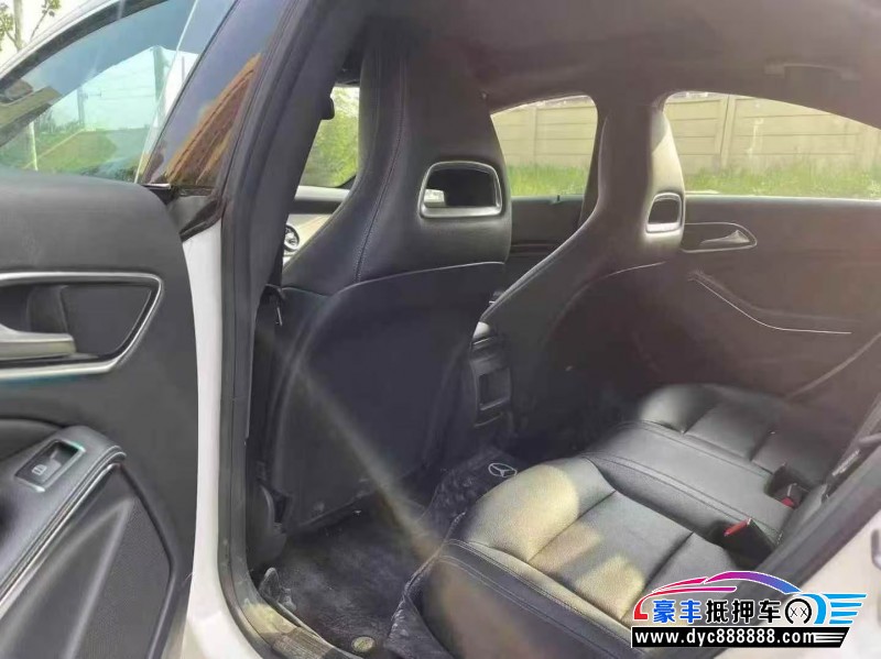 18年奔驰CLA轿车抵押车出售