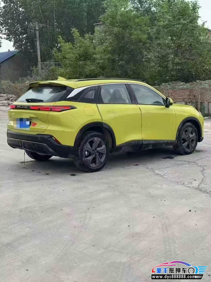 23年北汽制造魔方轿车抵押车出售