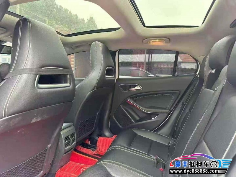 19年奔驰GLA轿车抵押车出售