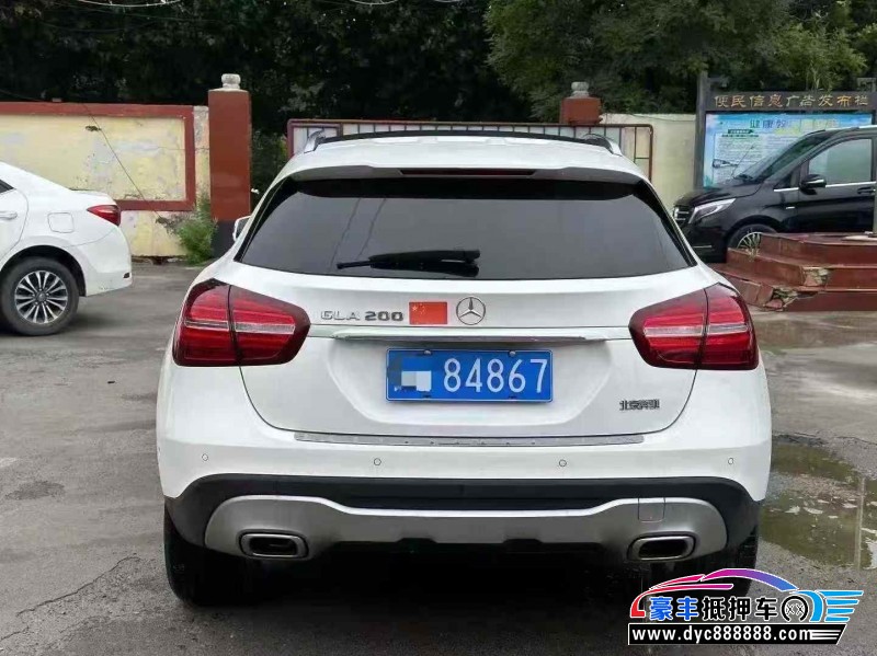 19年奔驰GLA轿车抵押车出售