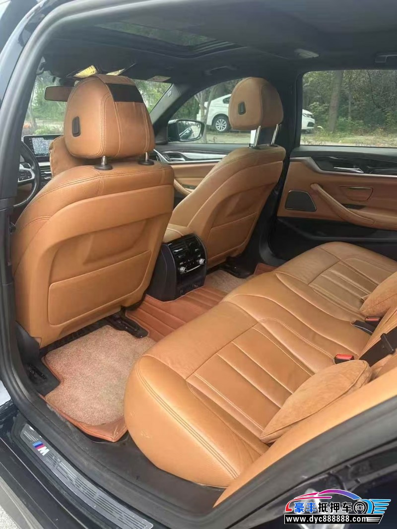 17年宝马5系轿车抵押车出售