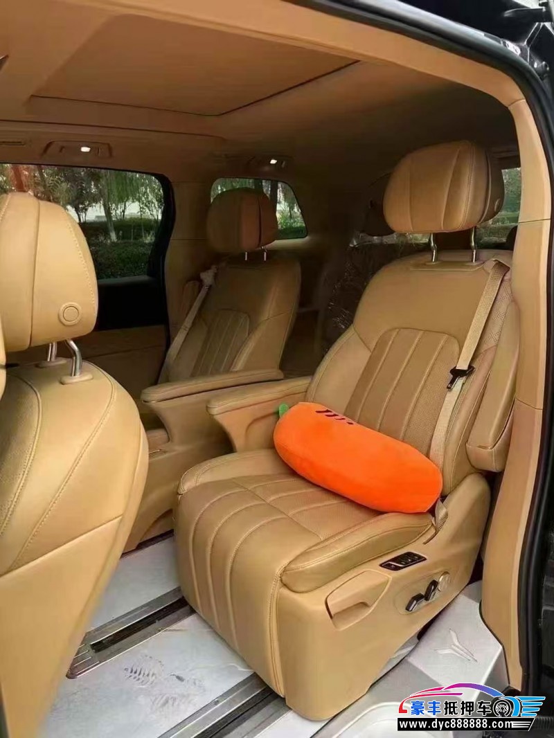 24年岚图梦想家轿车抵押车出售